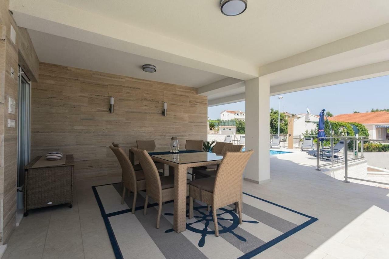 Villa Compass; Luxury Experience In Natural Bay. Ražanj المظهر الخارجي الصورة