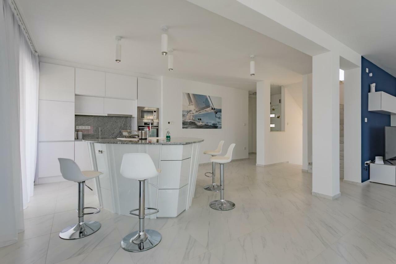 Villa Compass; Luxury Experience In Natural Bay. Ražanj المظهر الخارجي الصورة